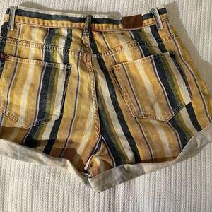 BDG Mom High-Rise Stripped Shorts Size 29 EUC